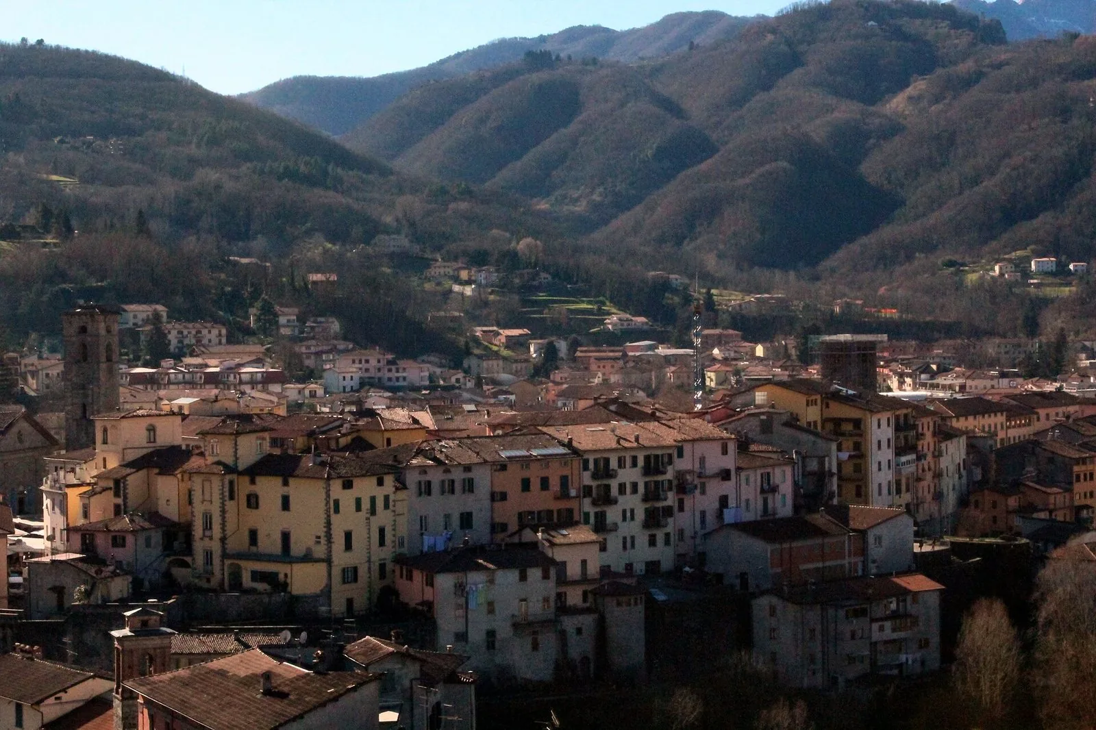 Castelnuovo di Garfagnana, il capoluogo della valle, visto dall'alto
